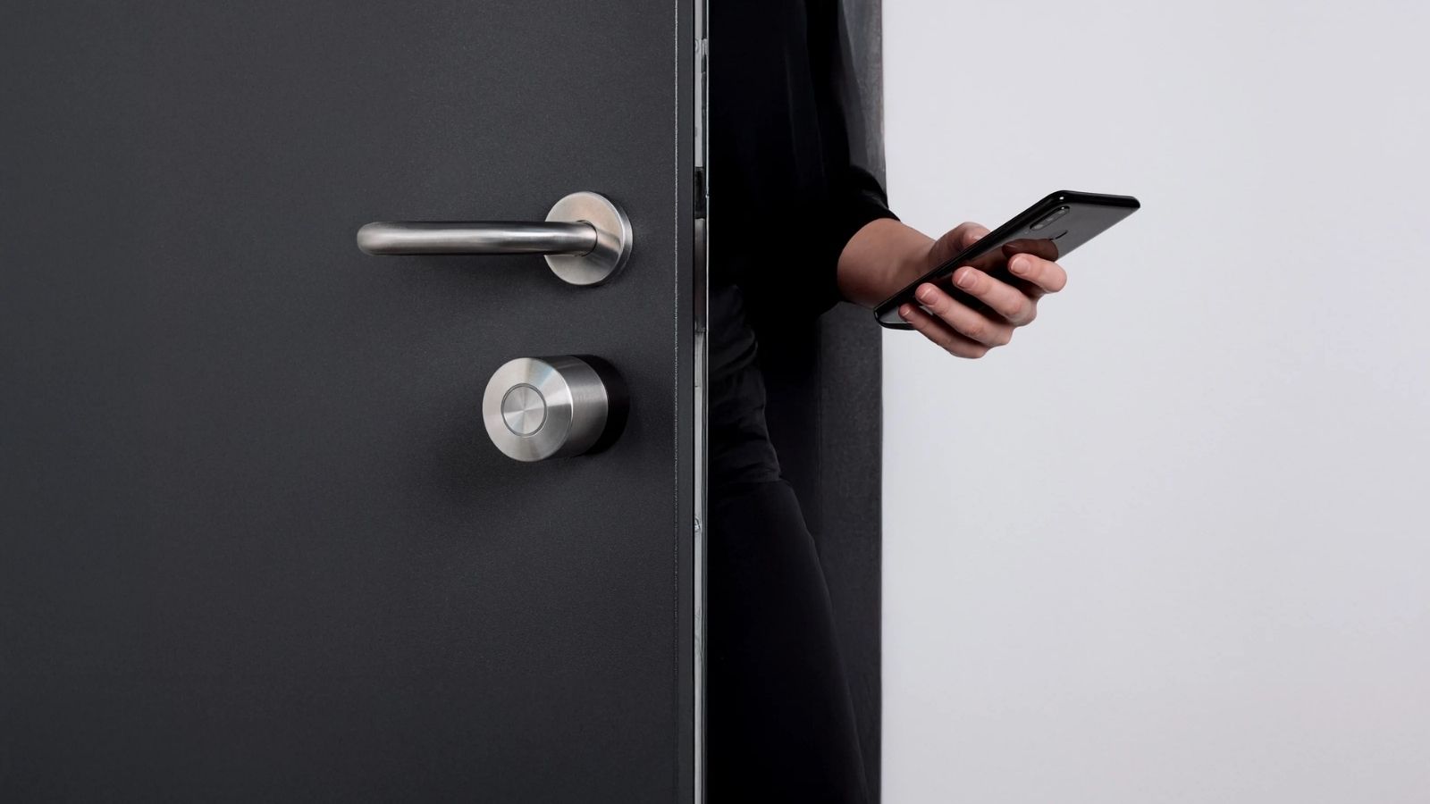 Nuki Smart Lock Pro installs in less than 5 minutes!