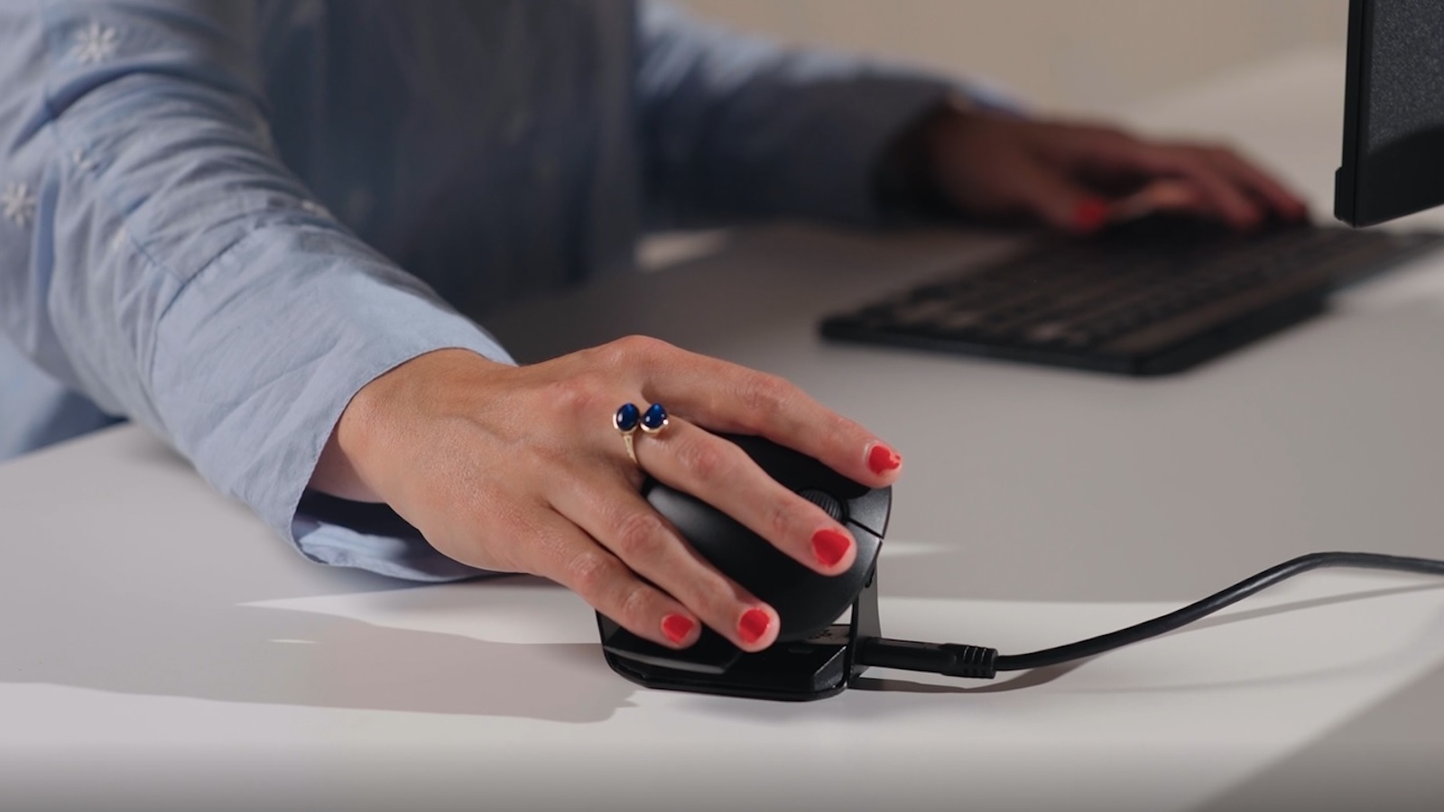 R-Go Waver Ergonomic Mouse | Key Features, Price & Alternatives