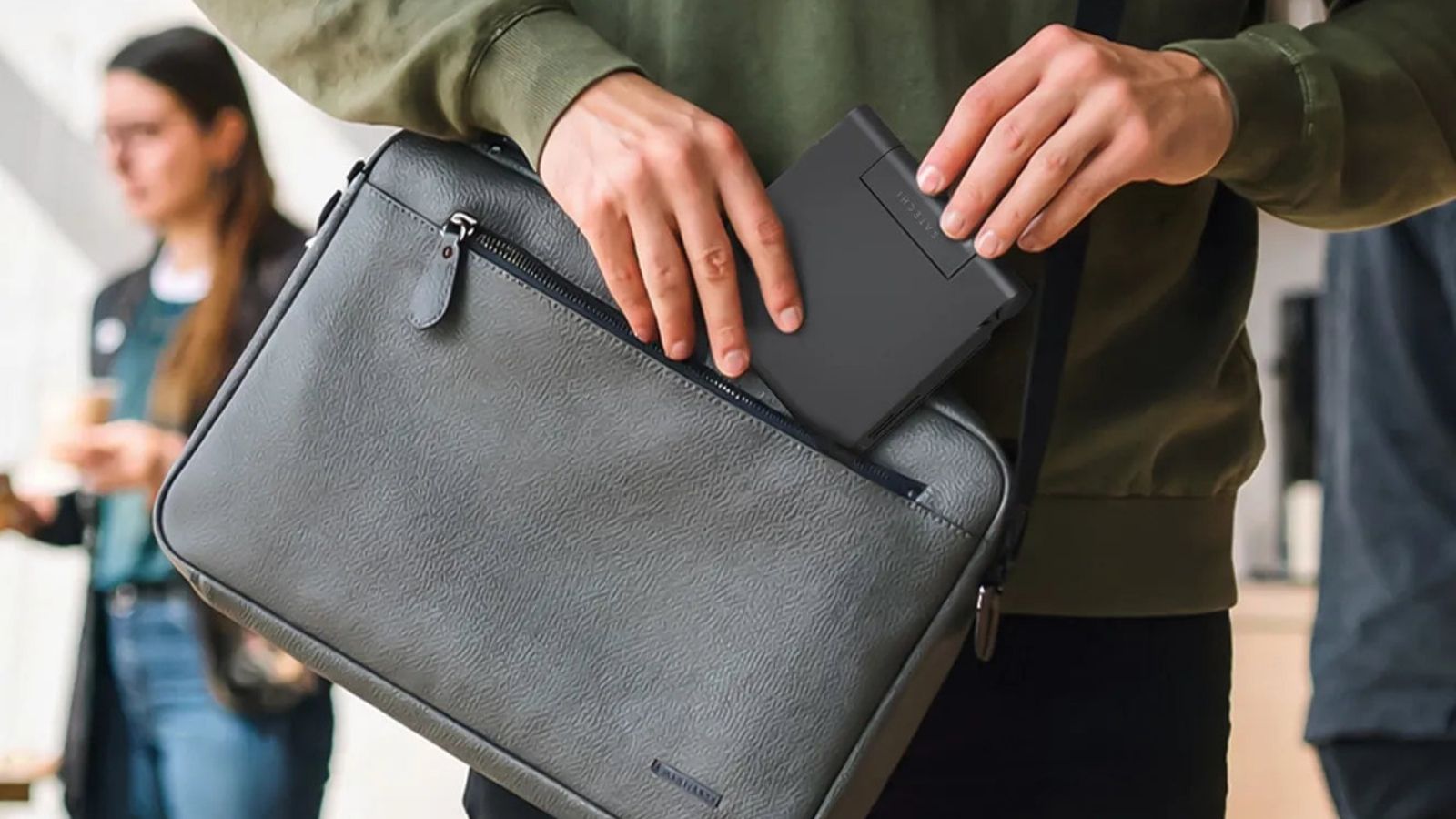 Satechi OntheGo Foldable Stand Hub has a travel-friendly design!