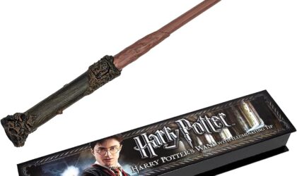 The Noble Collection Harry Potter Illuminating Wand