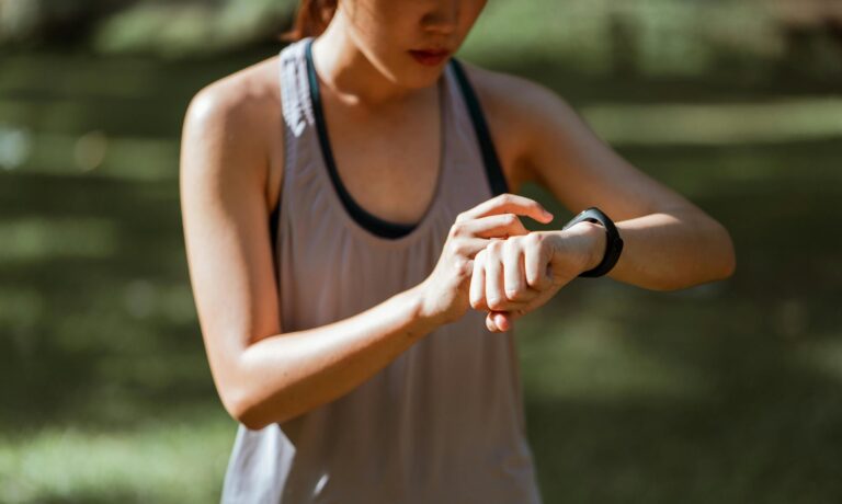Best fitness tracker for women that works with iPhone vs Android
