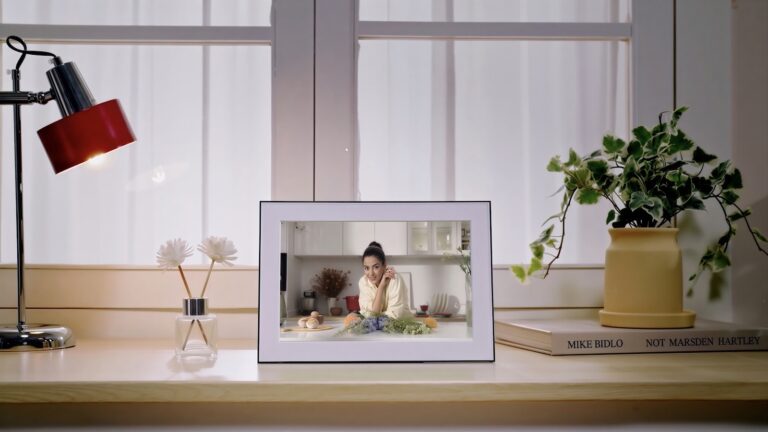 Homture Magic Frame 10.1-Inch WiFi Digital Picture Frame