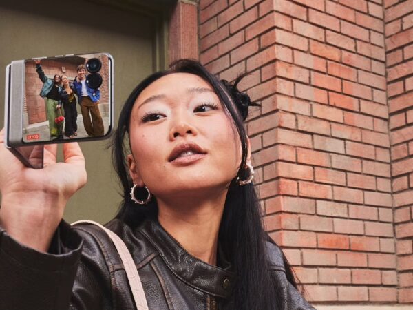 Motorola Razr 2026 Flip Smartphone