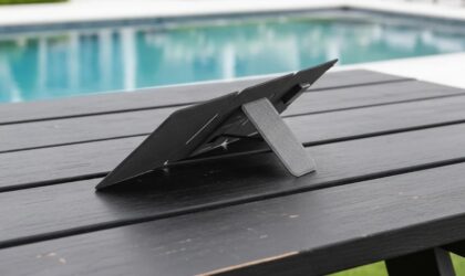 Preppi Solar laptop and phone charger