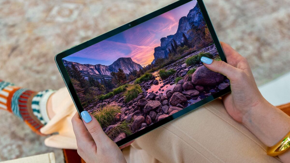 moto pad – 2026 vs. iPad Air (M4): Is Motorola’s first US-bound tablet in 15 years a way around Apple’s expensive pricing?