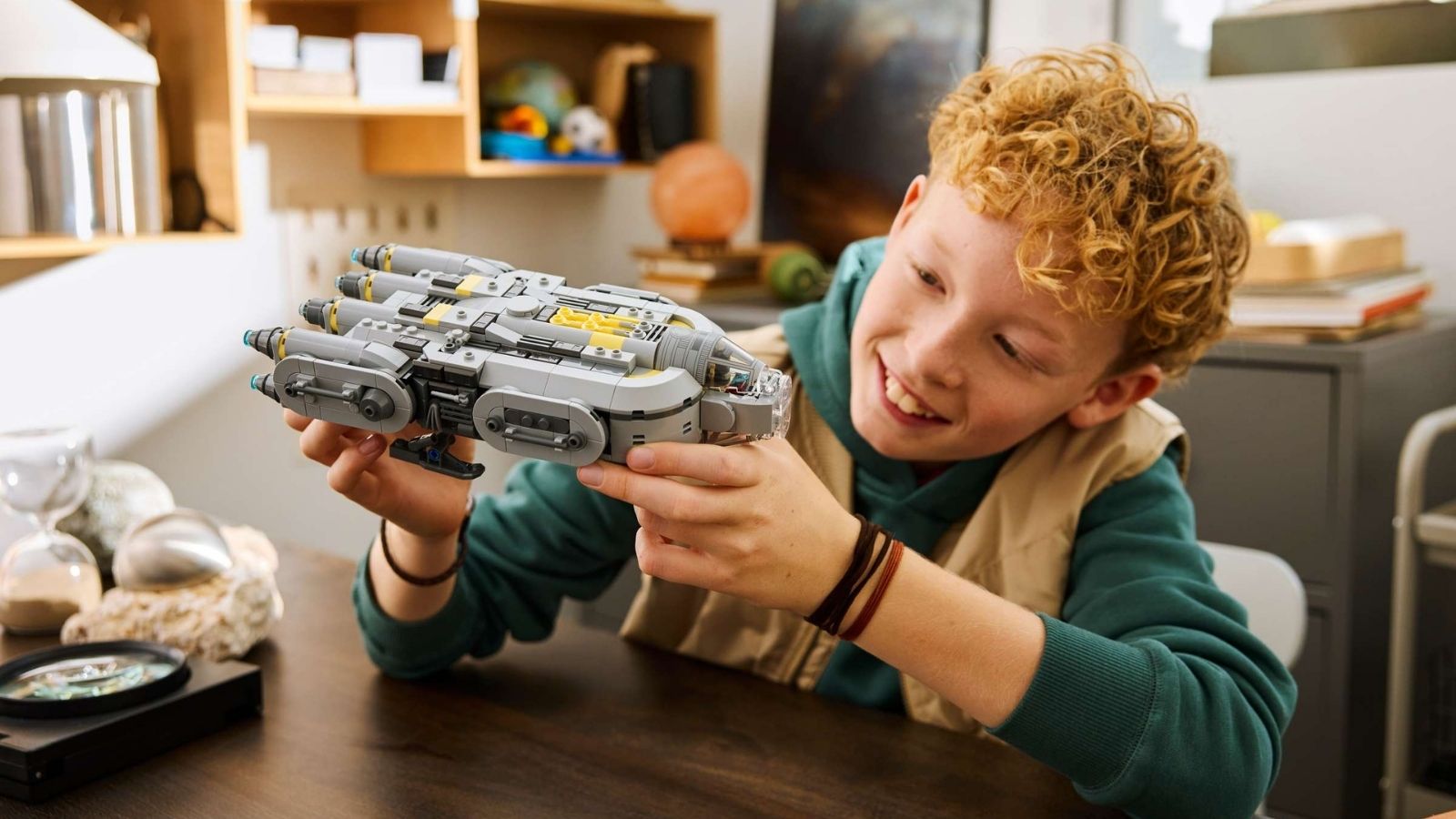 the LEGO Anzellan Starship (75445) is designed for easy play!