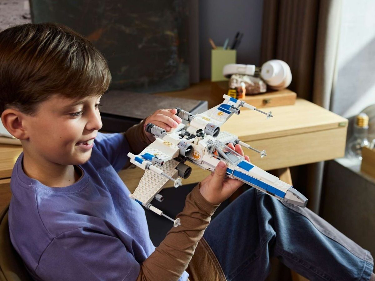 LEGO Star Wars New Republic X-Wing Starfighter (75460)