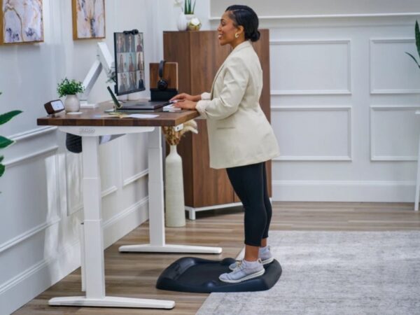 UPLIFT V3 Standing Desk