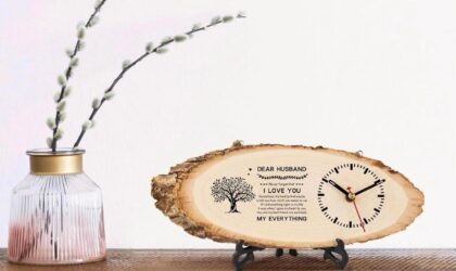 BeauGift Wooden Clock