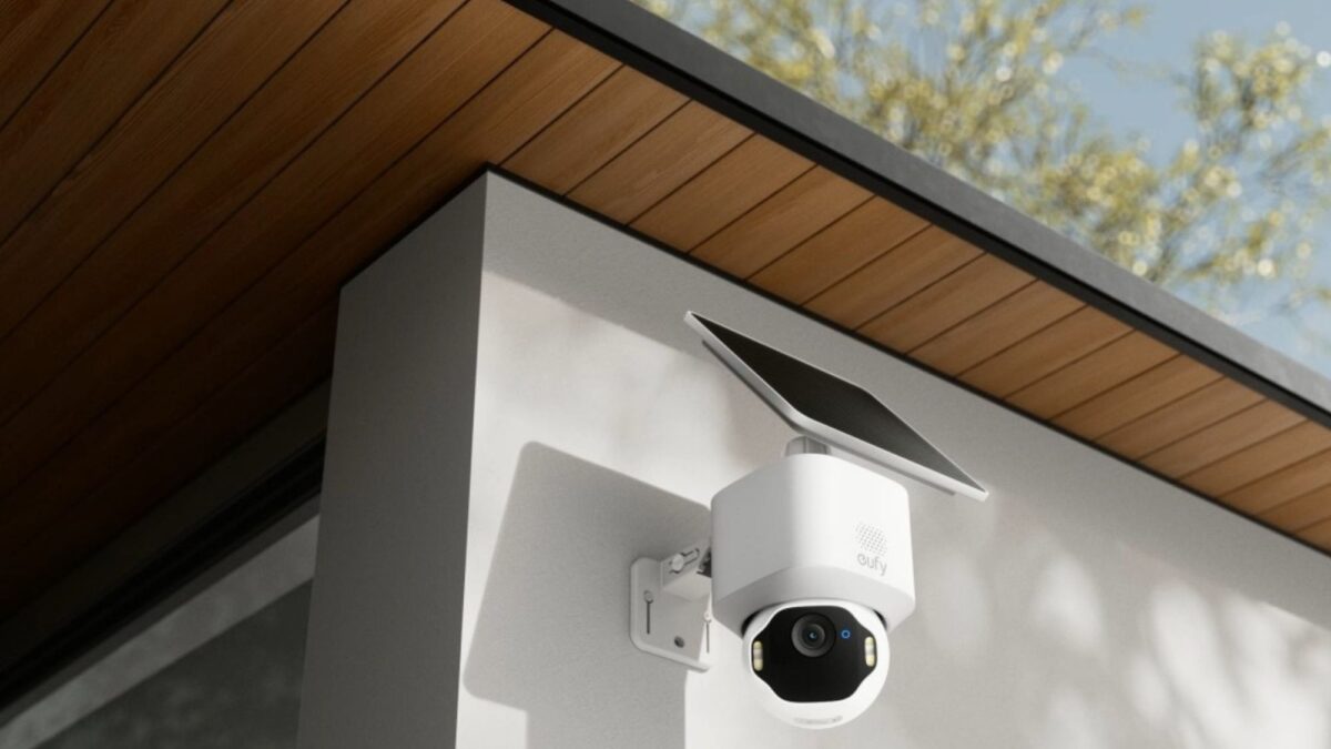Is a 5GHz-only or dual-band outdoor Wi‑Fi security camera better for home security?
