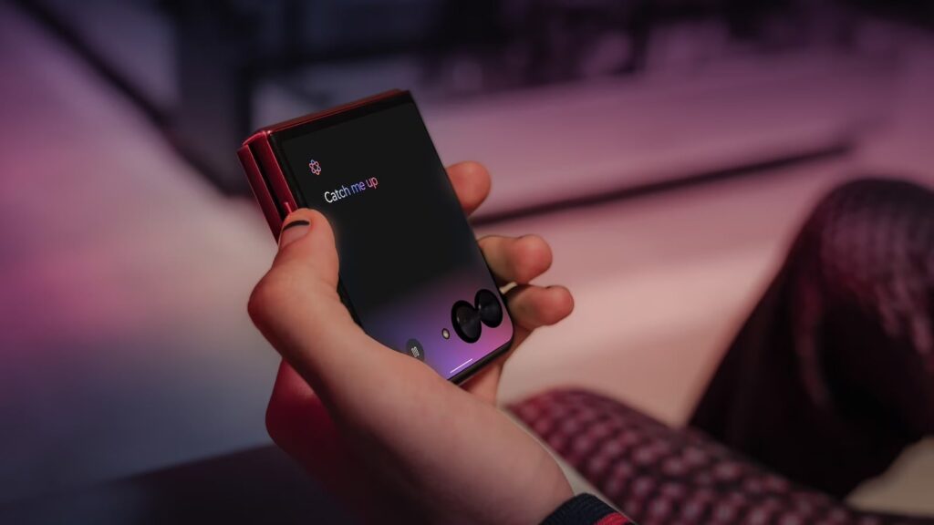 Galaxy Z Flip 8 vs Motorola Razr Ultra lifestyle image