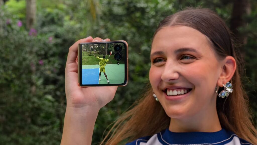 Galaxy Z Flip 8 in a lifestyle image