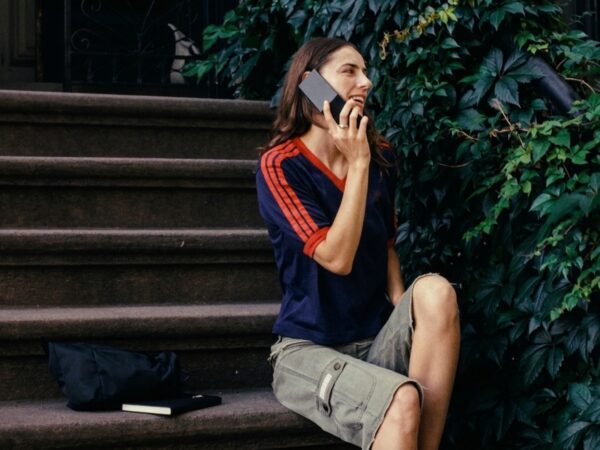 Light Flip Distraction-Free Flip Phone