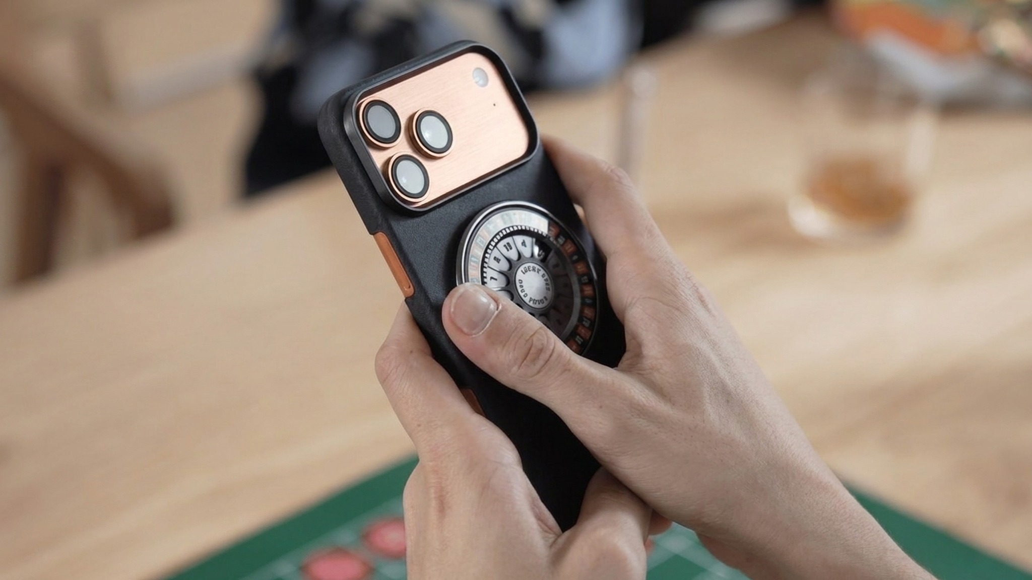 LUCKY SPIN Phone Stand | Key Features, Price & Alternatives