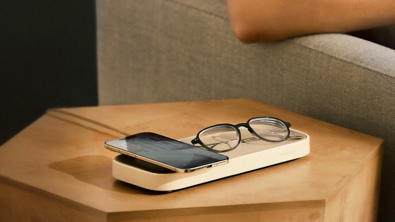 Twelve South Valet: Organize Your Essentials Easily