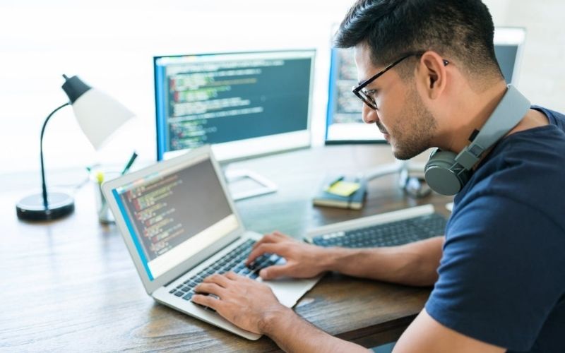 Best laptop for programming and gaming for computer science students