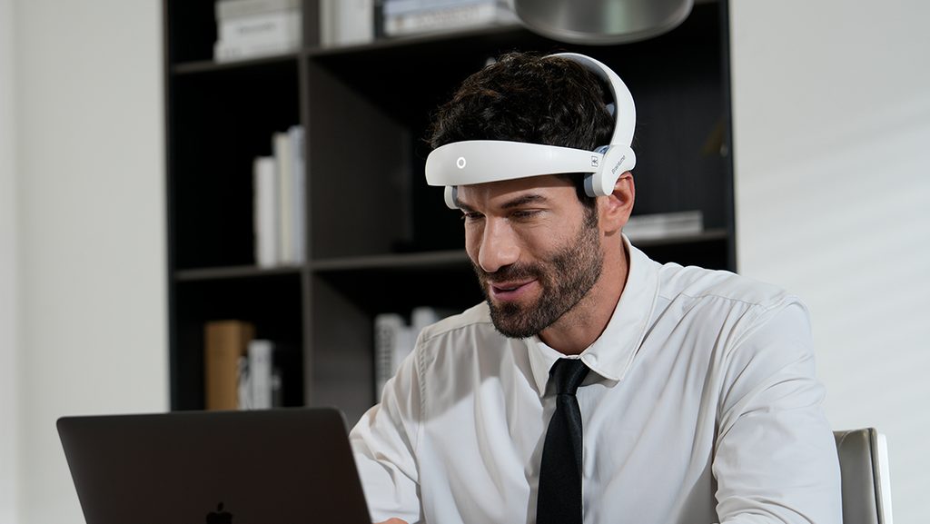 Brainlume: A head-worn 810nm near-infrared light wellness device for wind-down and daily recharge