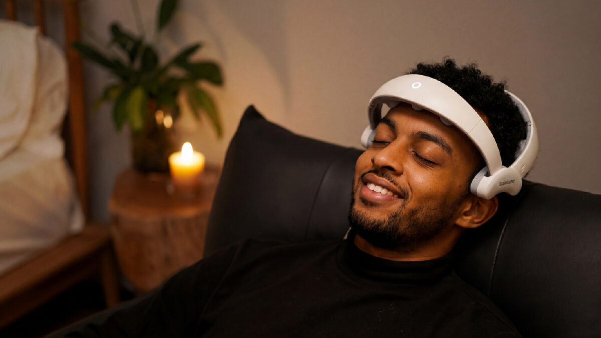 Brainlume: A head-worn 810nm near-infrared light wellness device for wind-down and daily recharge