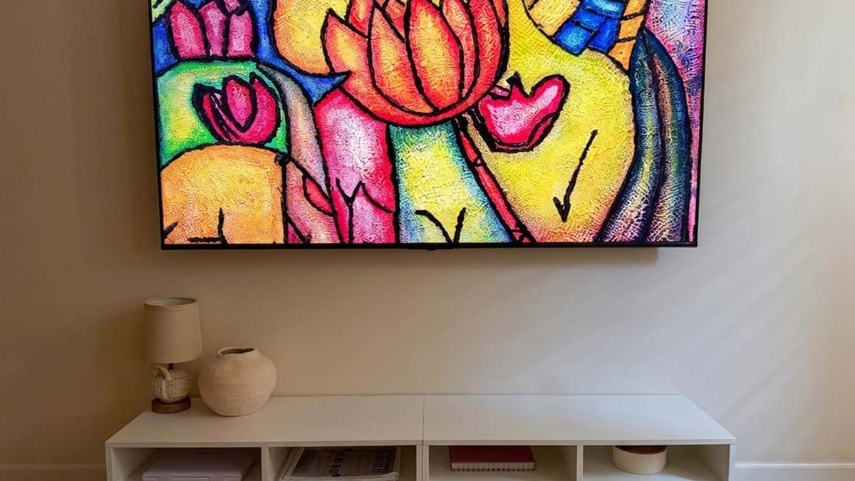 Hisense U7SG: 3,000 dimming zones, 165Hz, and a gaming TV that doesn’t just claim it