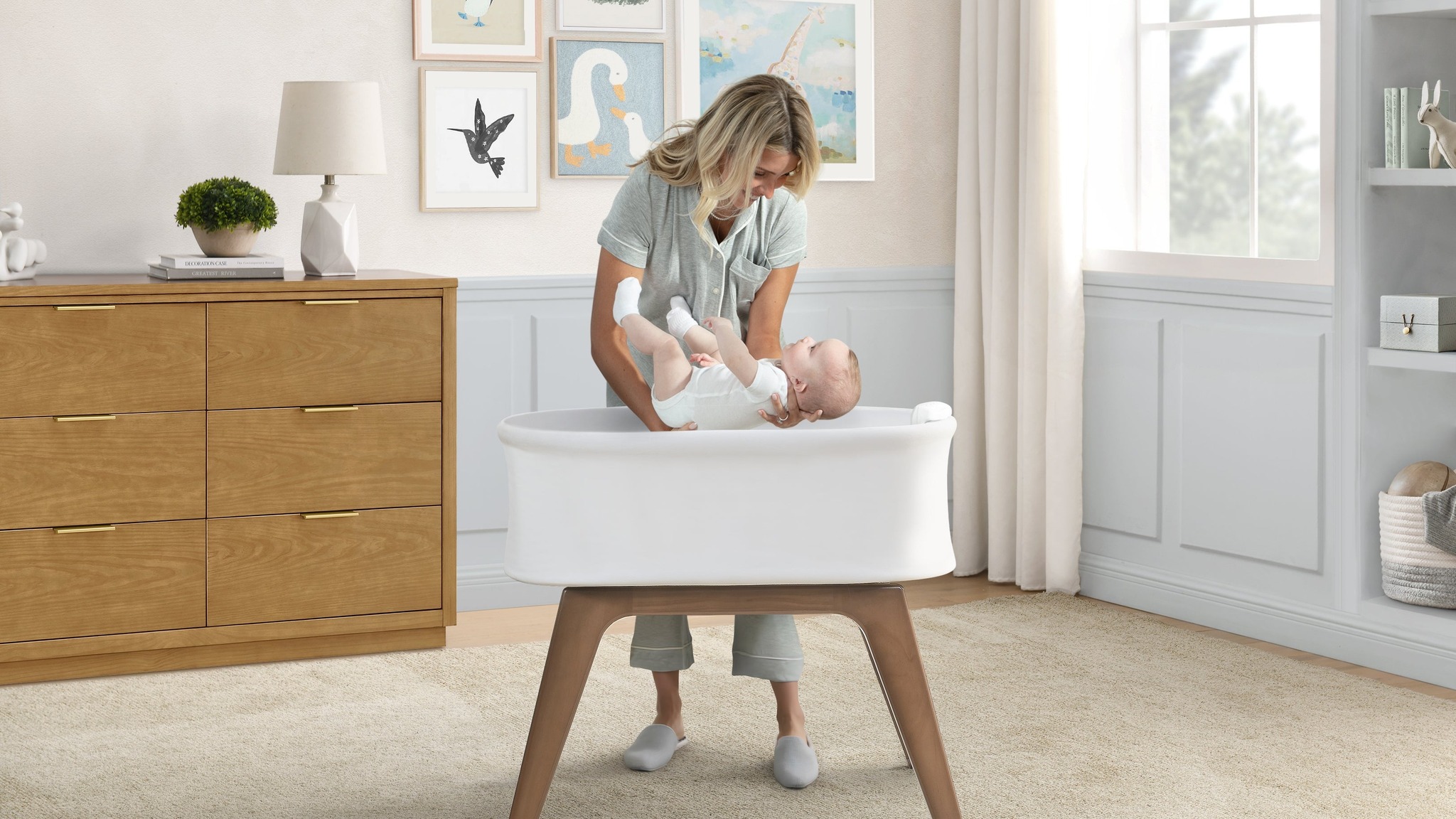 Delta Children Aero Smart Auto Glide Bassinet