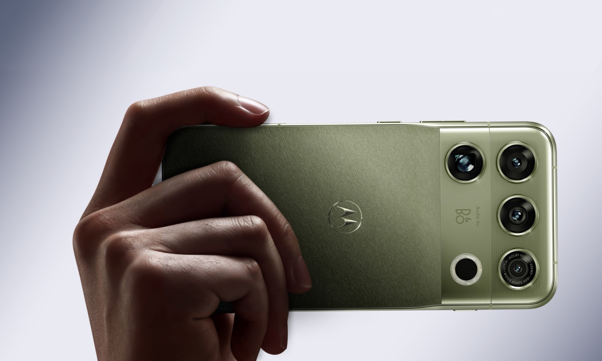 First impressions: Motorola Signature 27