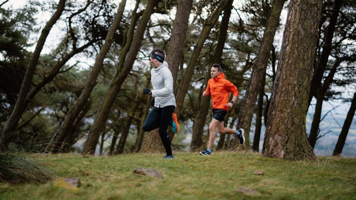 UNA Watch GPS tracking on trail