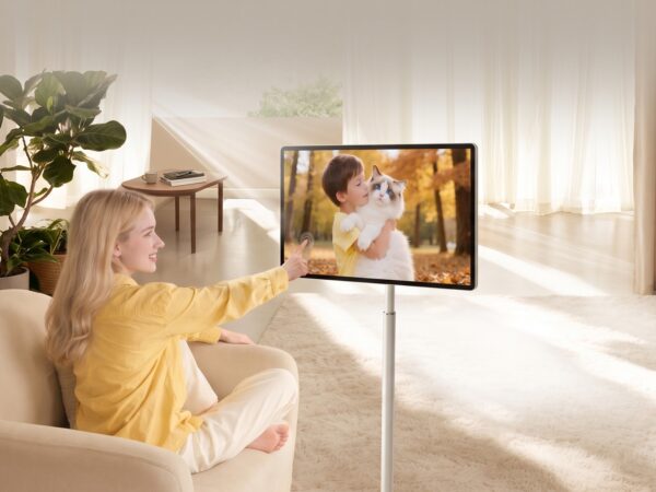 Hisense RoamView S6S Portable Touchscreen