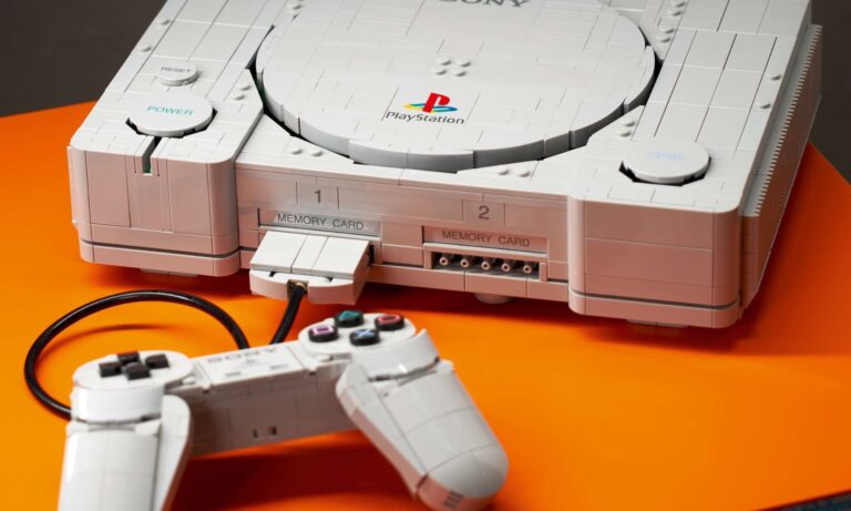First impressions: LEGO PlayStation is here, and I love everything except the controller