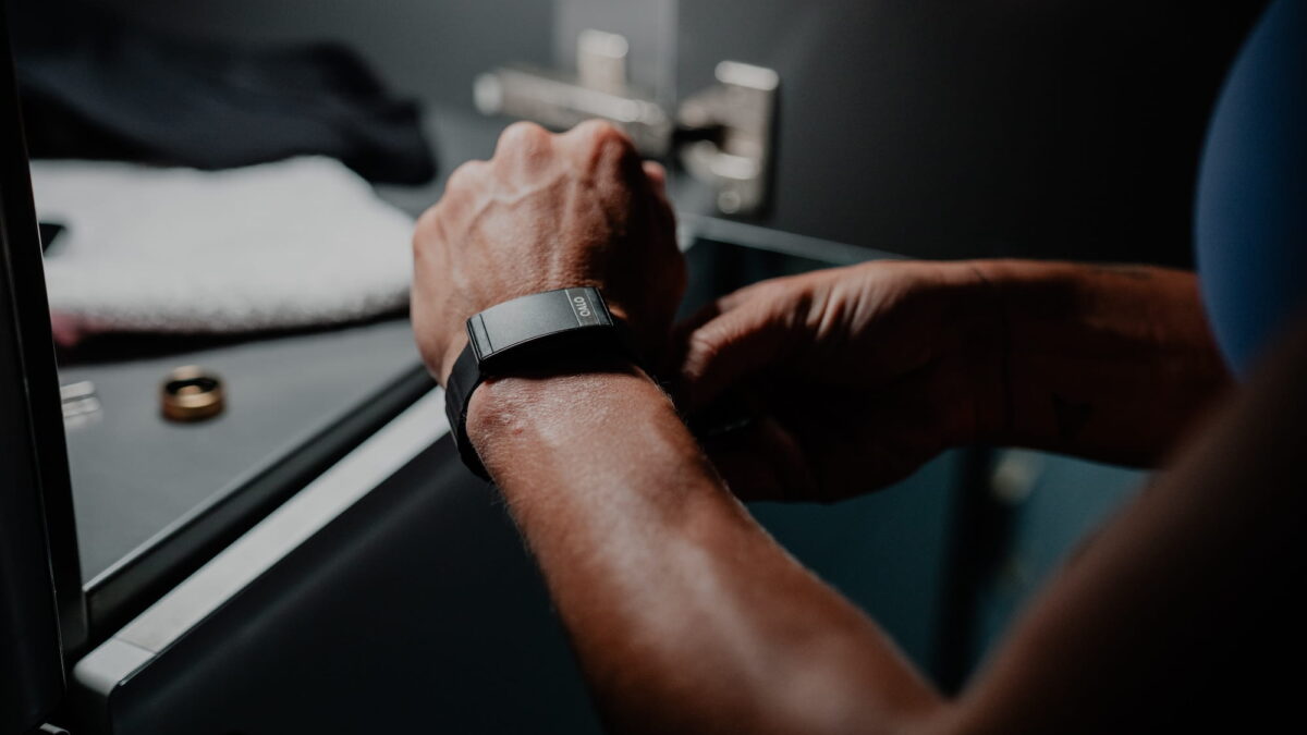QALO SL-1 Screenless Fitness Tracker