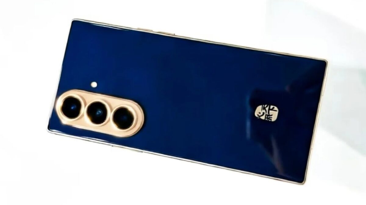 Samsung Galaxy W27 leaks in navy and gold, and I want one badly